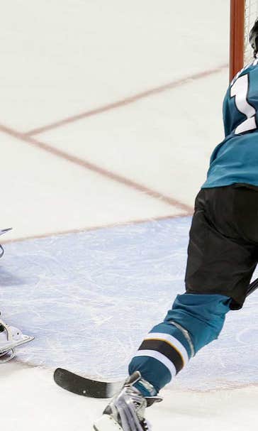 Sharks snap losing streak with victory over Blackhawks in shootout